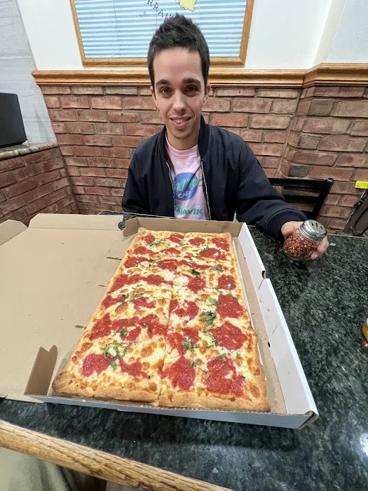 Mariella Pizza Picture 3