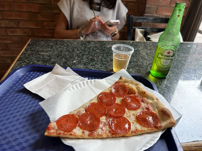 Mariella Pizza Picture 4