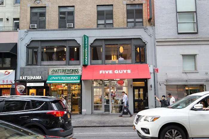 Five Guys Picture 2