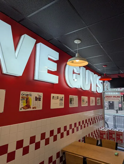 Five Guys Picture 6