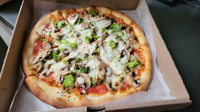 Famous Famiglia Pizzeria Picture 4