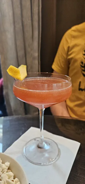 The Regency Bar & Grill Picture 10