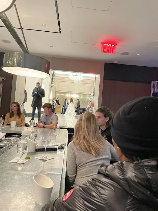 The Regency Bar & Grill Picture 6