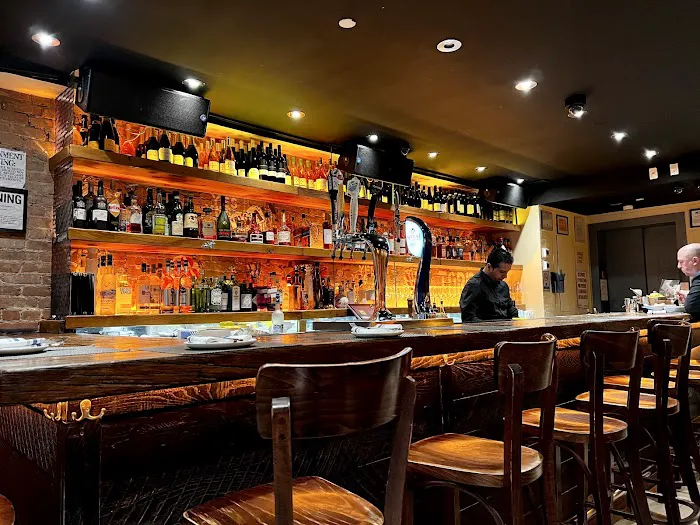 Serafina Always 61st (UES) Picture 8
