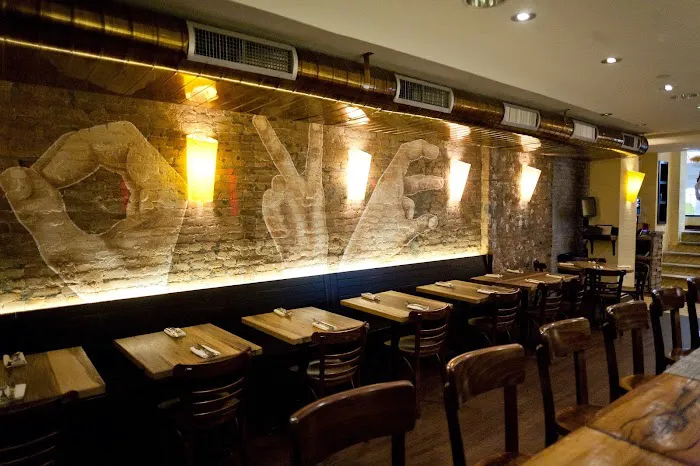 Serafina Always 61st (UES) Picture 7