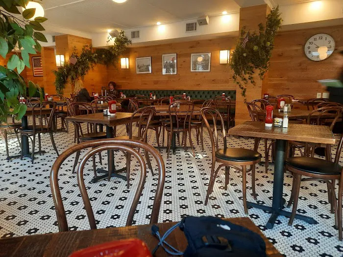 Green Kitchen 70th Street Picture 6
