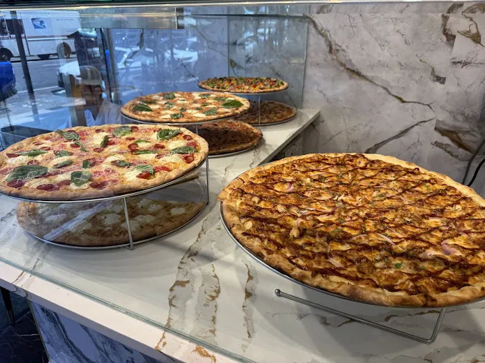 La Pizza Italia Picture 3