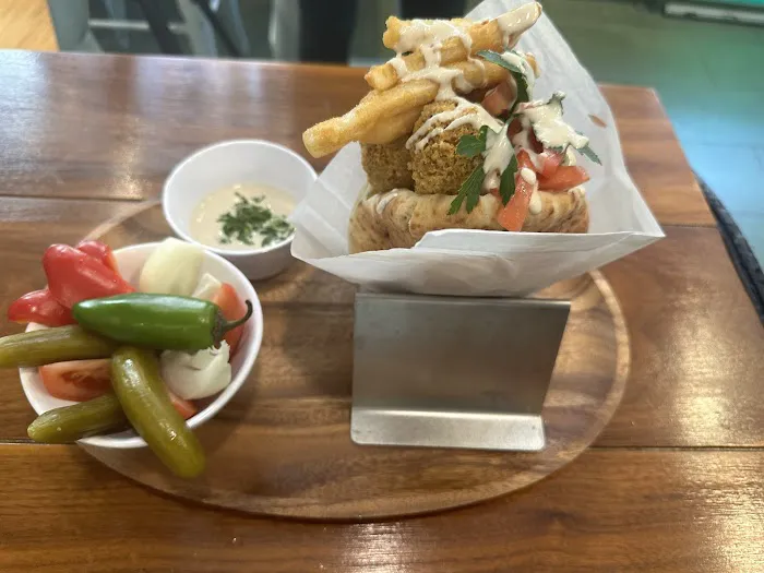 Moshe's falafel Picture 1