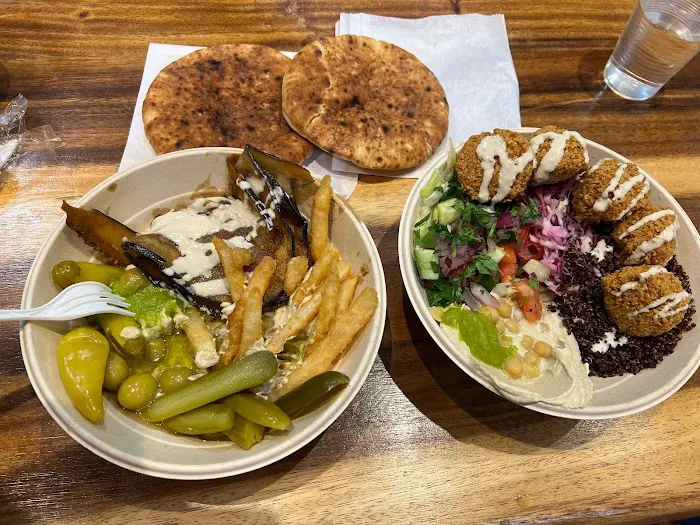 Moshe's falafel Picture 9