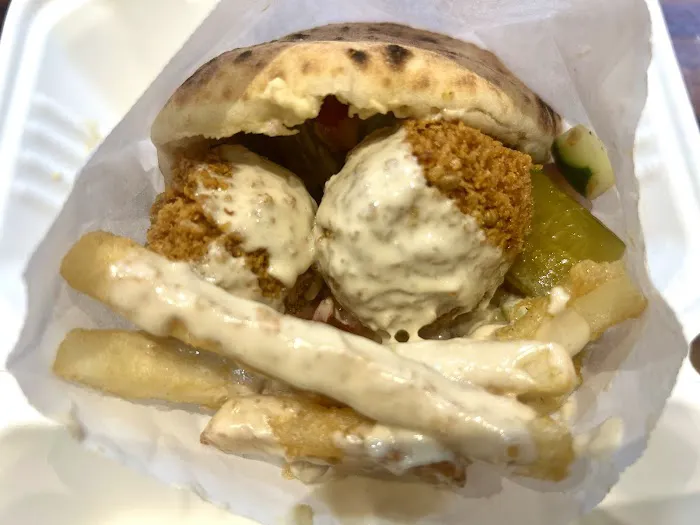 Moshe's falafel Picture 3