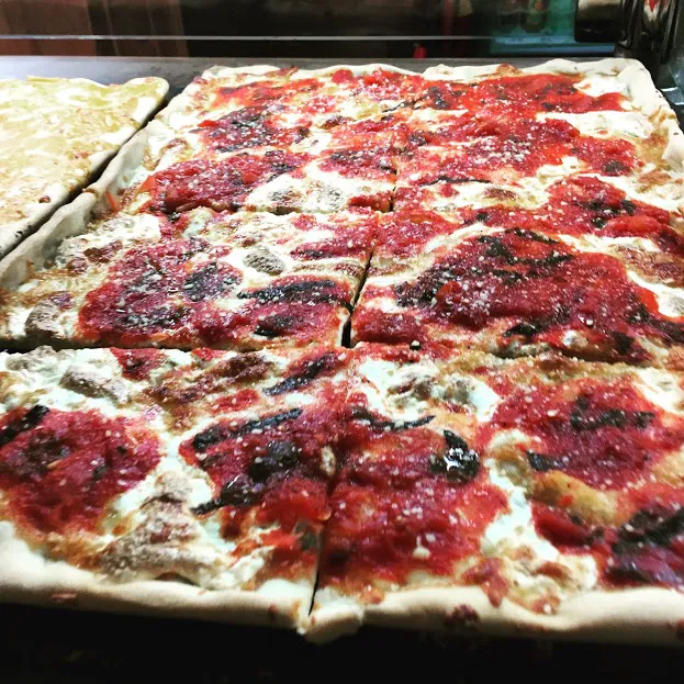Saba's Pizza Picture 7