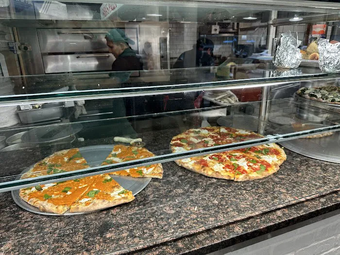 Saba's Pizza Picture 4