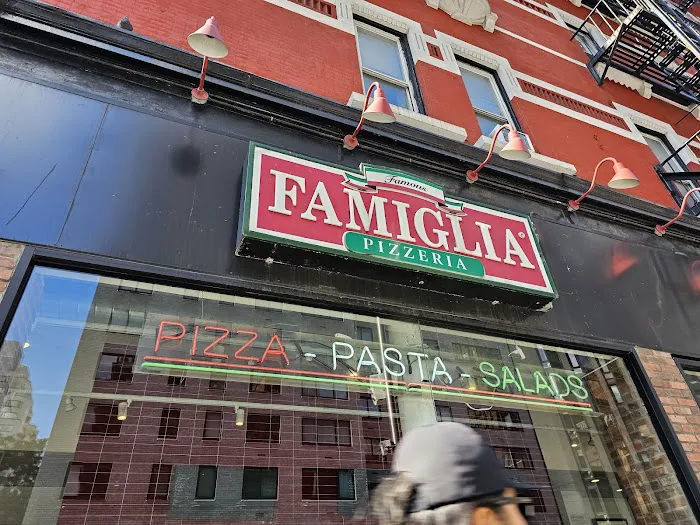 Famous Famiglia Picture 3