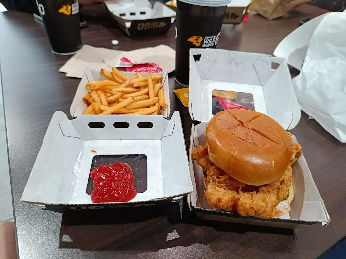 Buffalo Wild Wings 'GO' Picture 1