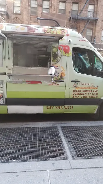 Tacos y Quesadillas Picture 4