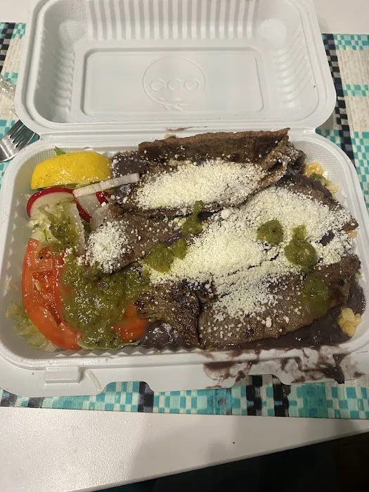 Tacos y Quesadillas Picture 10
