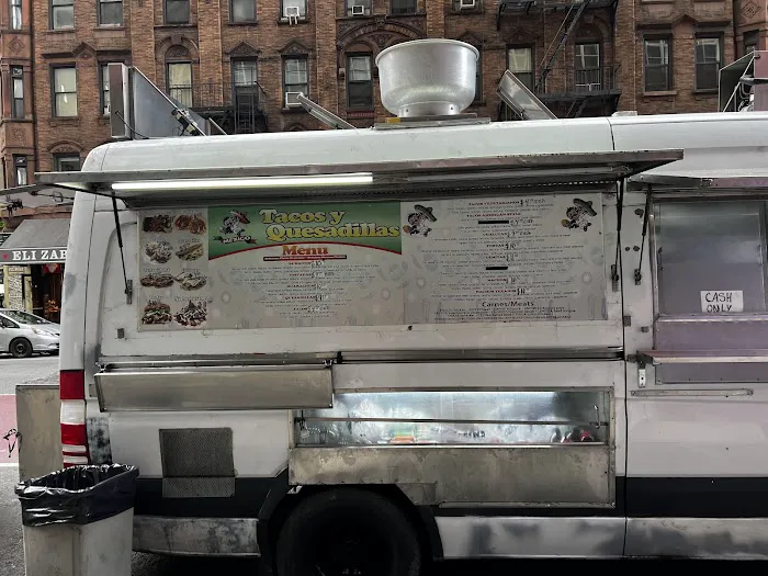 Tacos y Quesadillas Picture 8