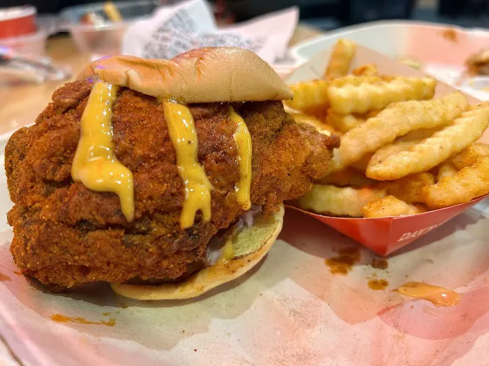 Dave's Hot Chicken Picture 3