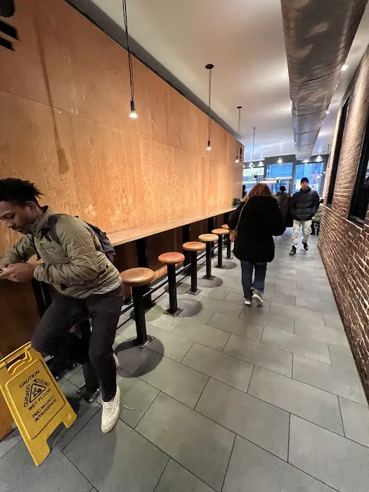 Chipotle Mexican Grill Picture 5