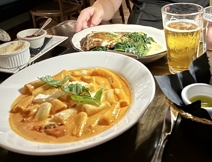 Siena Cafe • Italian • Bar • Restaurant Picture 2