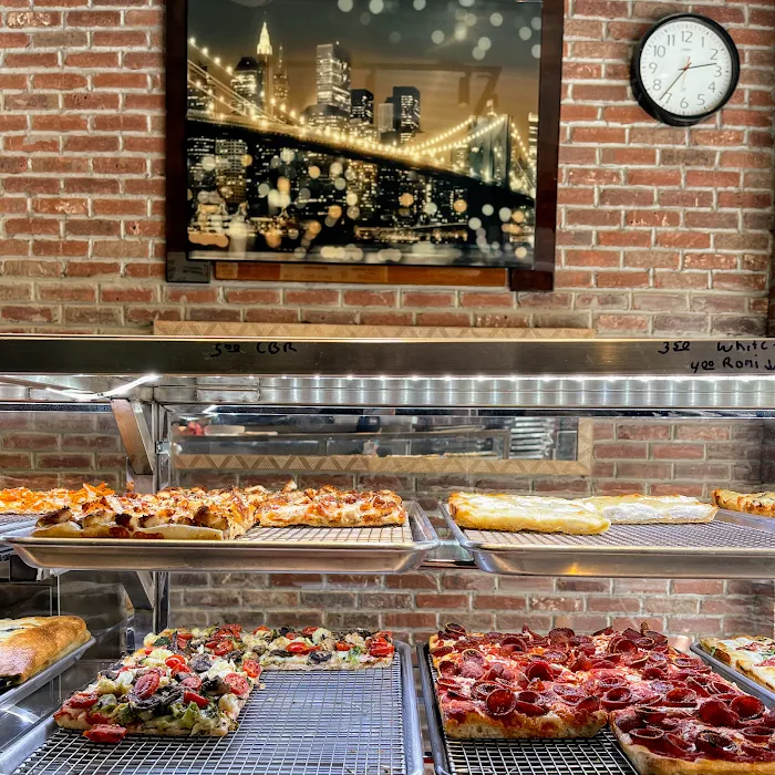 Mimi's Pizza (3rd Ave & 86th) Picture 9