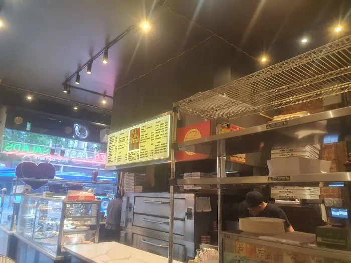 Mimi's Pizza (3rd Ave & 86th) Picture 3