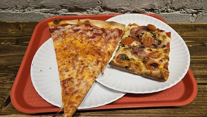 Mimi's Pizza (3rd Ave & 86th) Picture 6