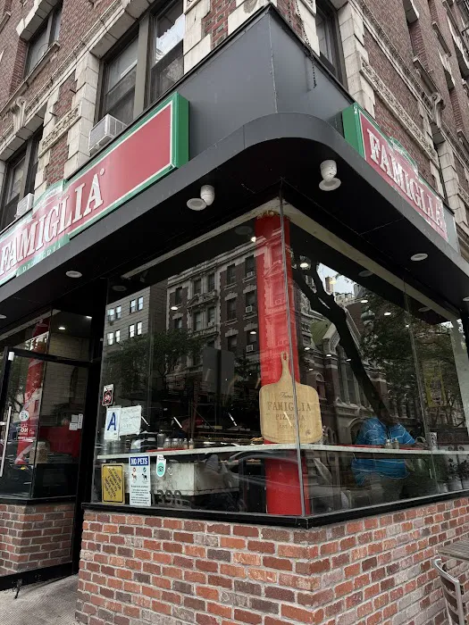 Famous Famiglia Pizzeria Picture 5