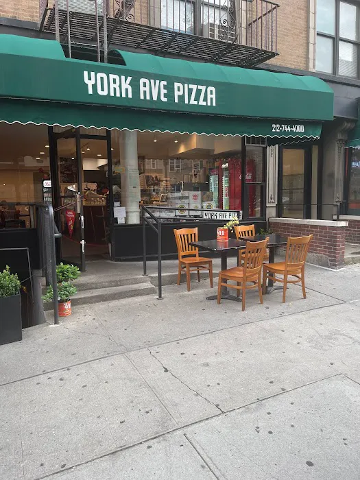 YORK AVE PIZZA Picture 9