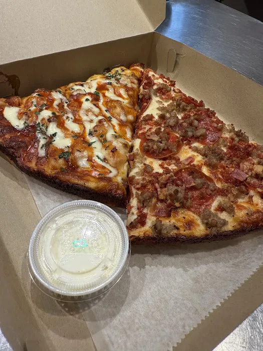 YORK AVE PIZZA Picture 10