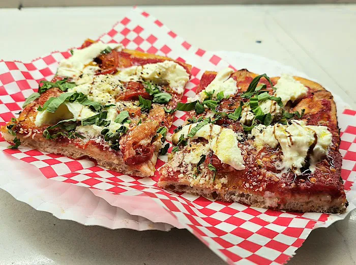 Mimi's Pizza (Broadway) Picture 8
