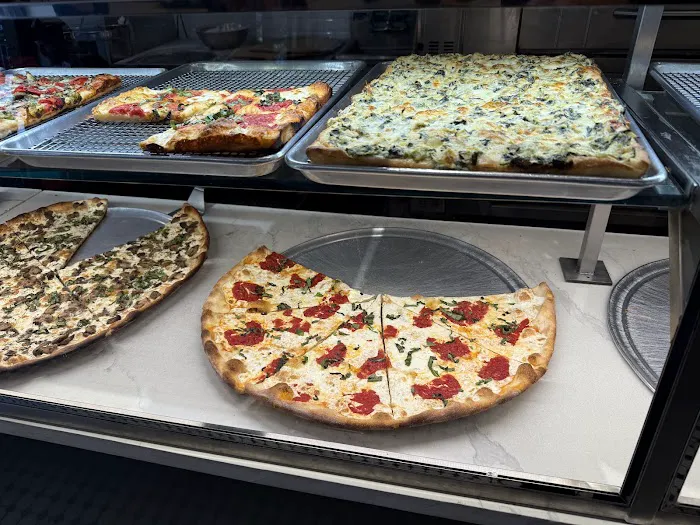 Mimi's Pizza (Broadway) Picture 4