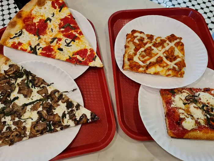 Mimi's Pizza (Broadway) Picture 9