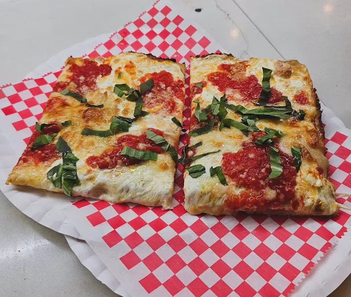 Mimi's Pizza (Broadway) Picture 3