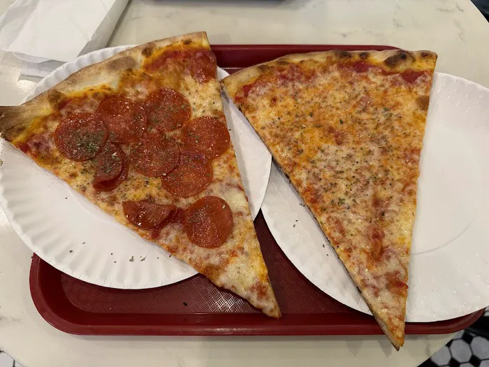 Mimi's Pizza (Broadway) Picture 6