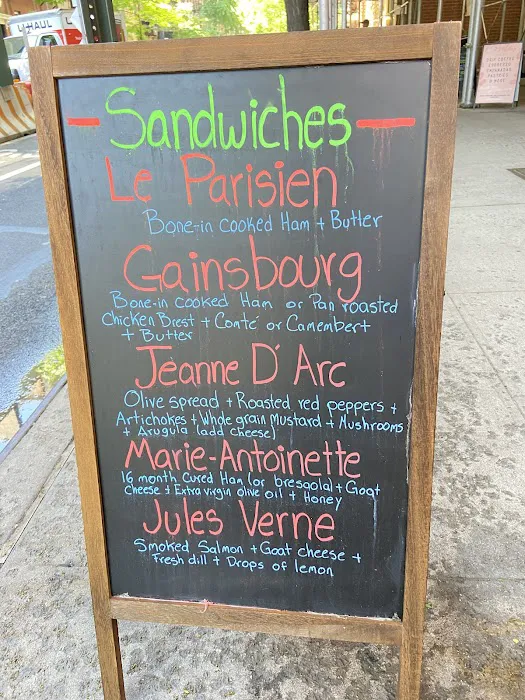 Le Petit Parisien Picture 10