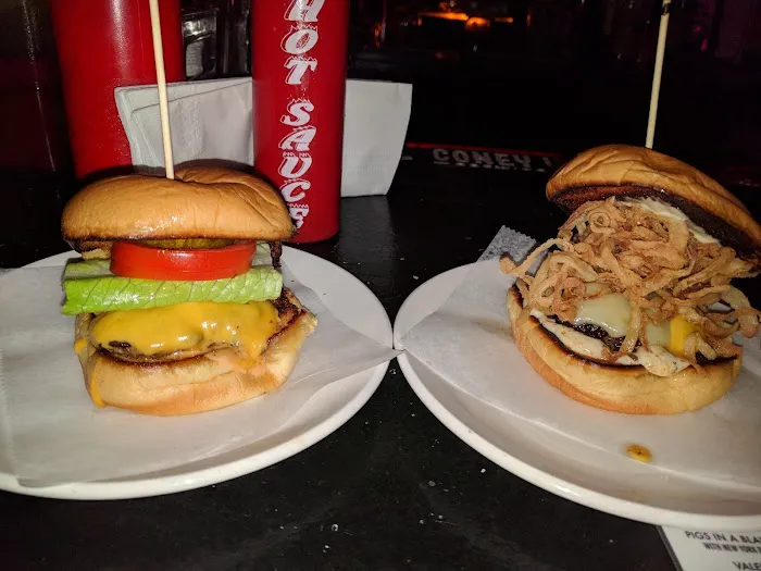 Ethyl's Bar & Restaurant Picture 9
