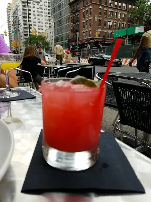 Ethyl's Bar & Restaurant Picture 7