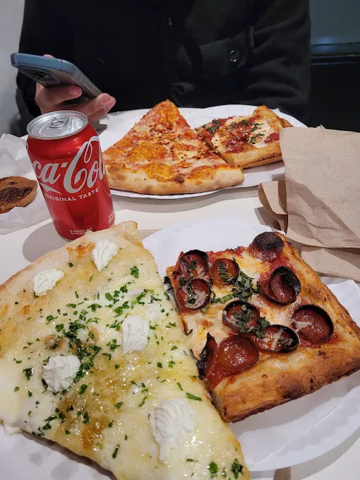 Williamsburg Pizza Picture 7