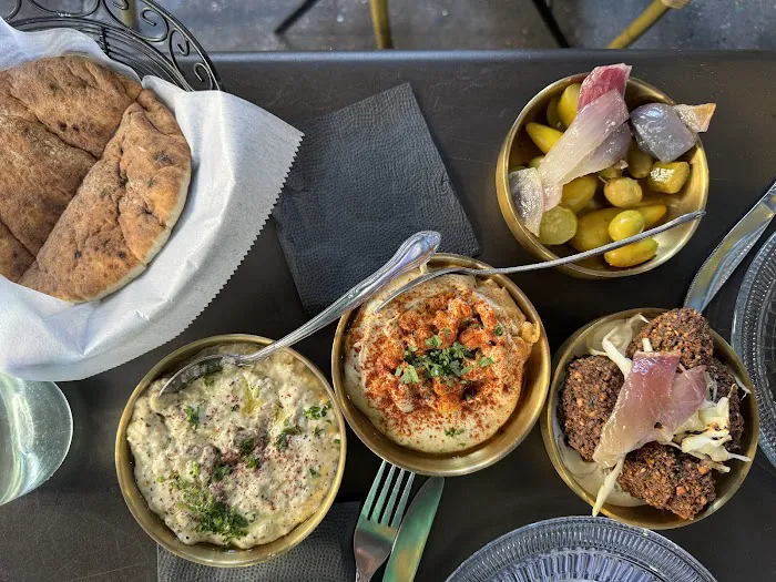 Hummus Kitchen Picture 6