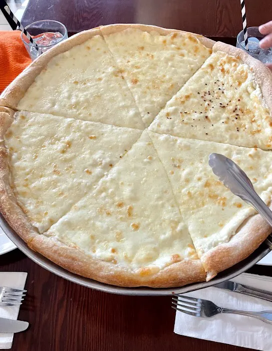Italian Village Pizza & Restaurant Picture 2