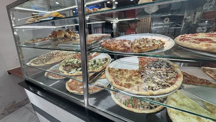 Bardolino Pizza Picture 1