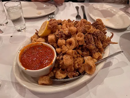 Carmine's - Upper West Side Picture 3
