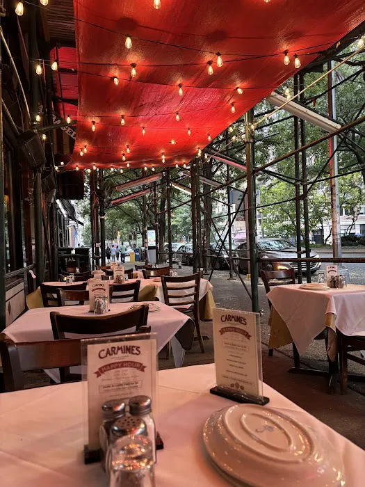 Carmine's - Upper West Side Picture 6