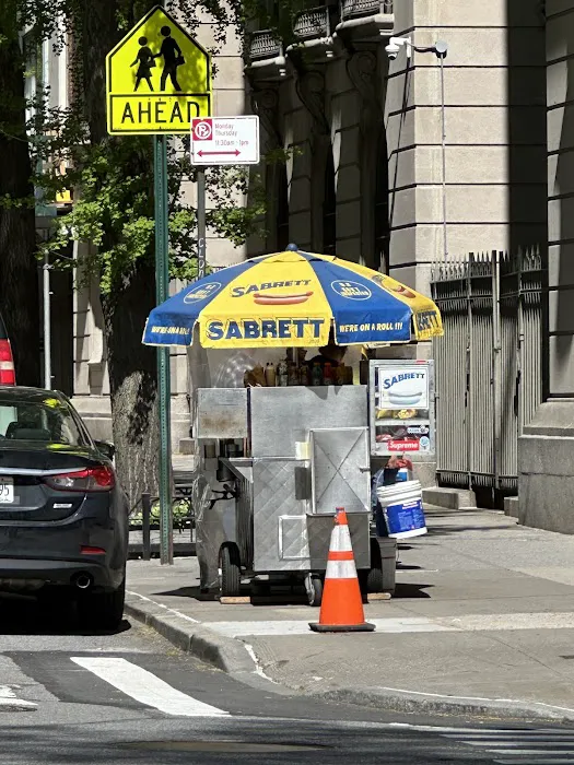 Billy’s Hot Dog Cart Picture 1