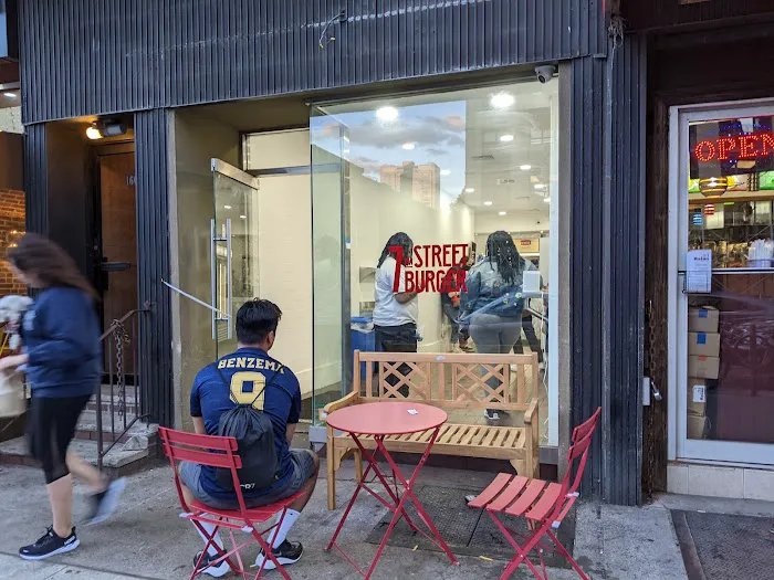 7th Street Burger Upper East Side Picture 1