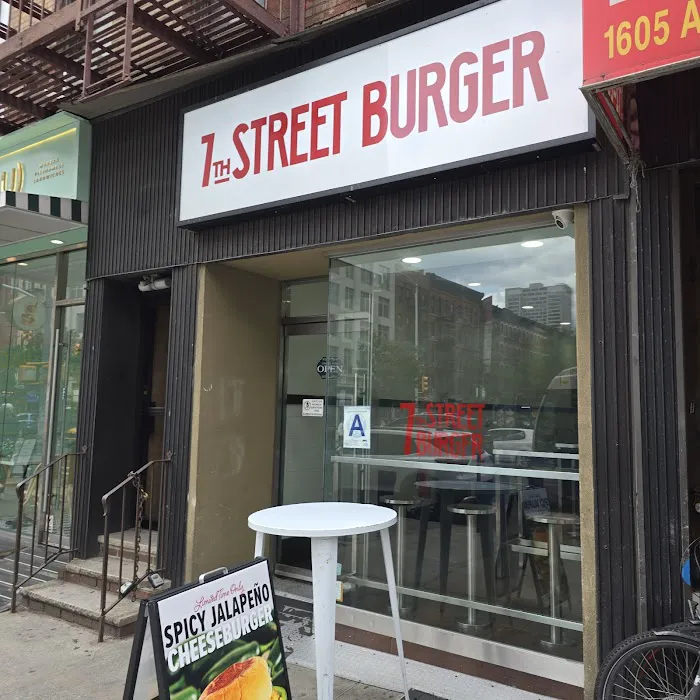 7th Street Burger Upper East Side Picture 2