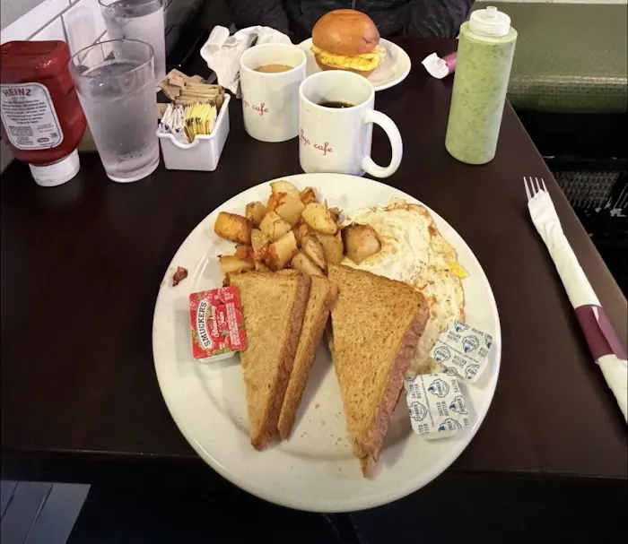 Effy's Cafe Picture 4