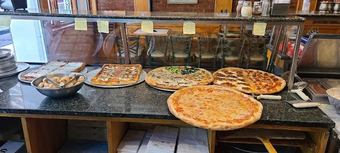 Gino's Pizza Picture 1