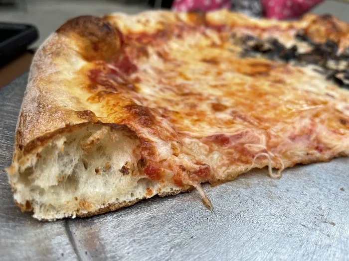 Gino's Pizza Picture 6